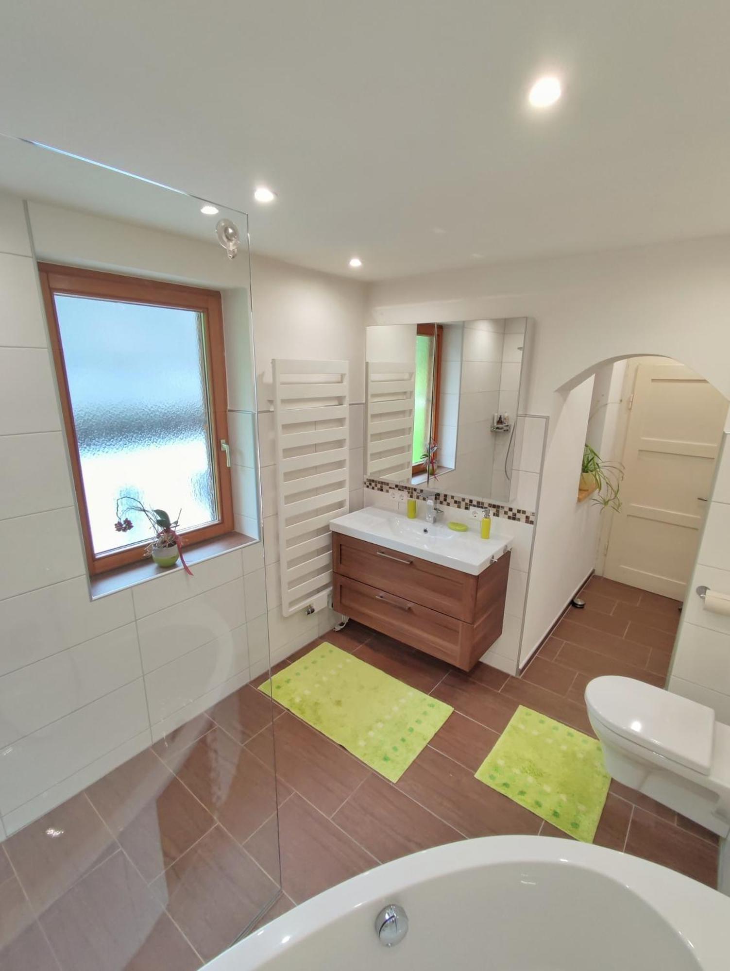 Unterm Nussbaum 2 *